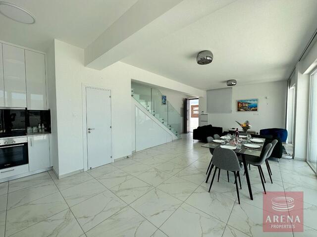 detachedHouse-69fc7b981515e-2.jpg