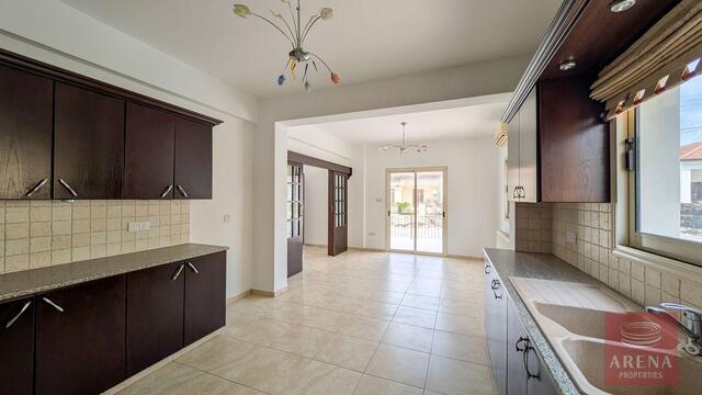 3 Bedroom Semi-Detached Villa in Aradippou – photo 11