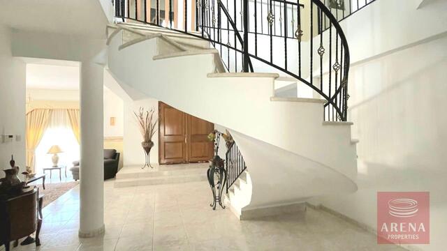 detachedHouse-20-VILLA-IN-ANAFOTIDA-9094.jpg