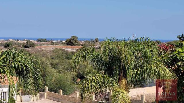 detachedHouse-38-5-Bed-villa-in-Paralimni-5841.jpg