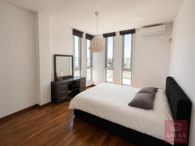 detachedHouse-6a26ac821e729.jpg
