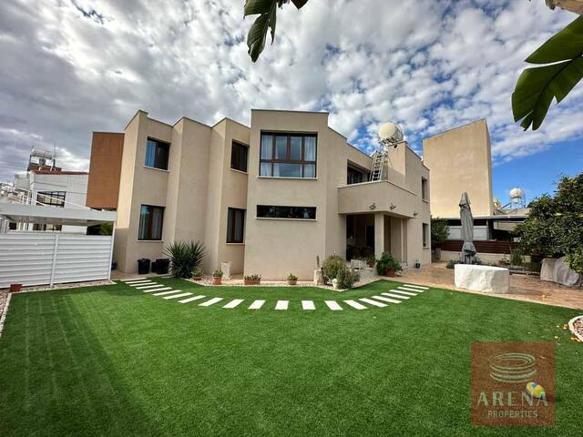 detachedHouse-1-4-BED-VILLA-IN-LARNACA-8978.jpg