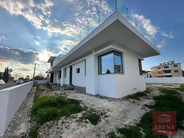 detachedHouse-69c2833bb7070.jpg