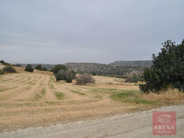Residential land for sale in Tochni – photo 8