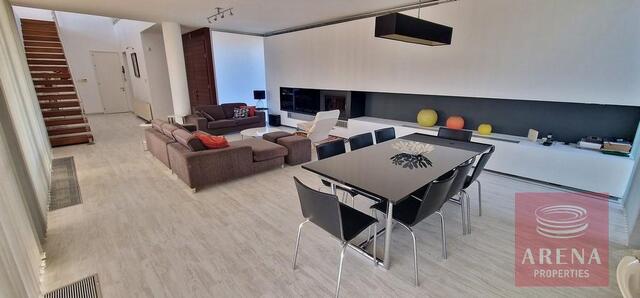 bungalow-69c153794c204.jpg