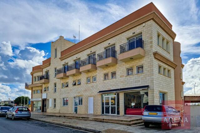 Shared mixed-use building in Deryneia – photo 5