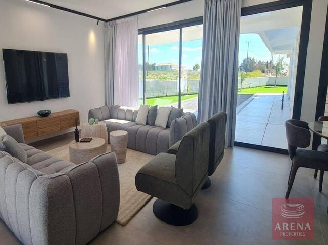 Luxury 3-Bedroom Villa for Sale in Pervolia – photo 12