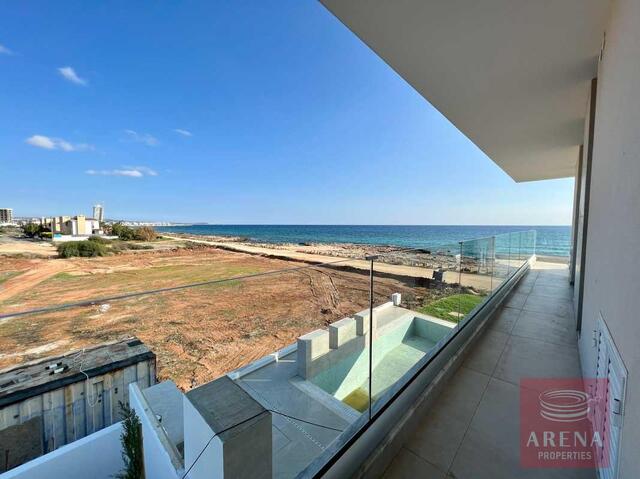 detachedHouse-23-1-luxury-villa-in-ayia-thekla-6154.jpg