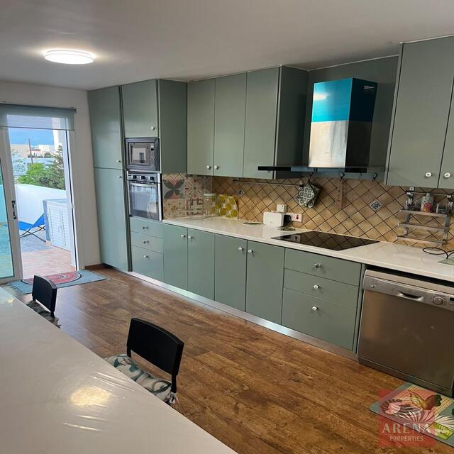 Renovated 3 Bed Apartment for rent in Derynia – photo 6