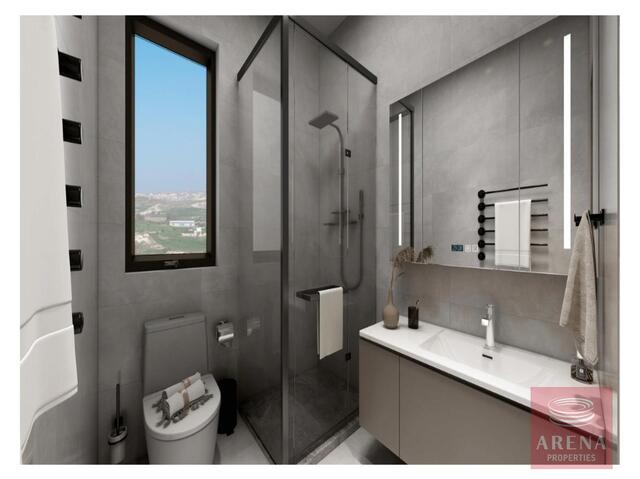 penthouse-6a1571ffa3486-3.jpg