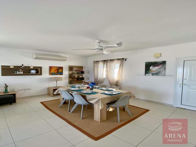 detachedHouse-6a71ed42206da-1.jpg