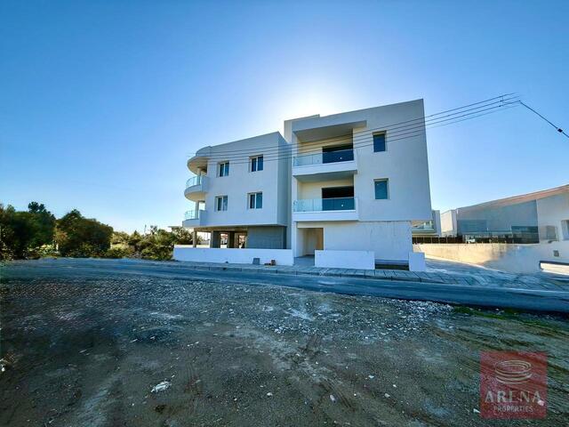 Charming 2-Bed Apartment in Kiti – photo 6