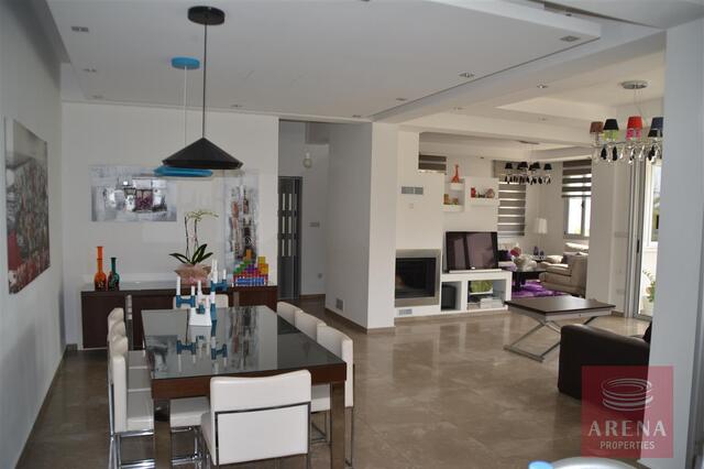 detachedHouse-22-VILLA-CYPRUS-4491.jpeg