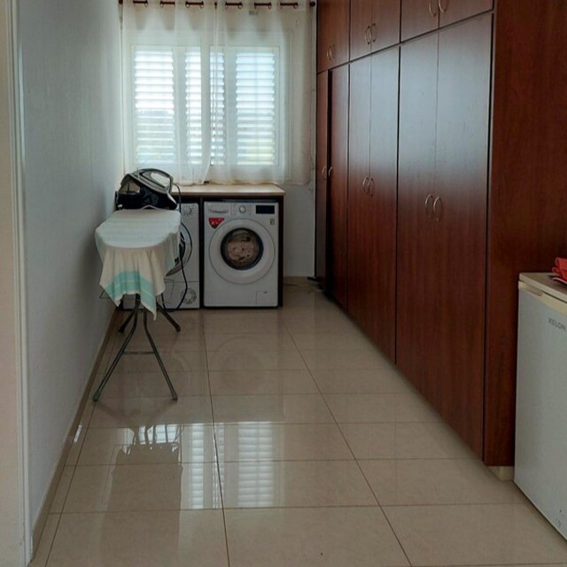 detachedHouse-14-3-BED-VILLA-PARALIMNI-9329.jpg