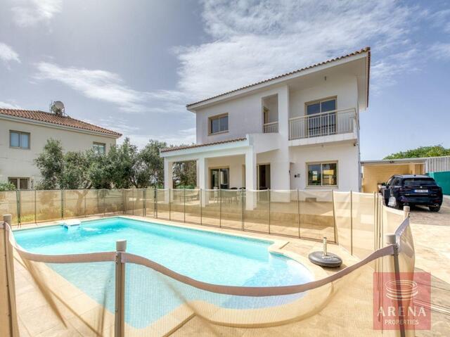 4 Bedrooms Villa in Protaras – photo 2