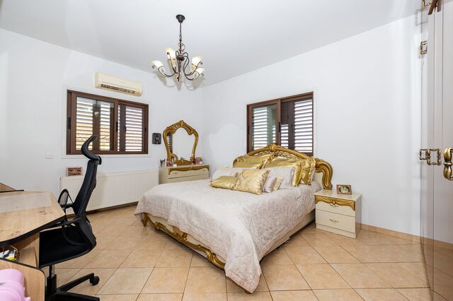 detachedHouse-34-5-bed-villa-kiti-10152.jpg