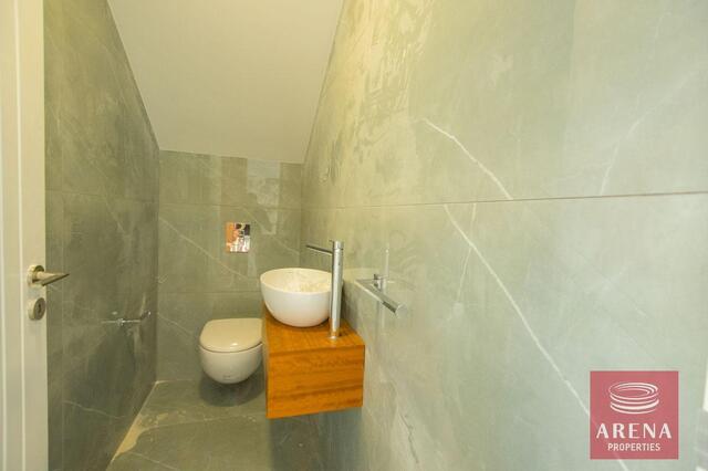 detachedHouse-DSC_5428-2.jpg