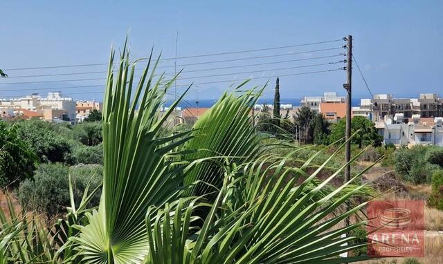 3-Bedroom Sea-View Detached House for Rent in Paralimni – photo 10