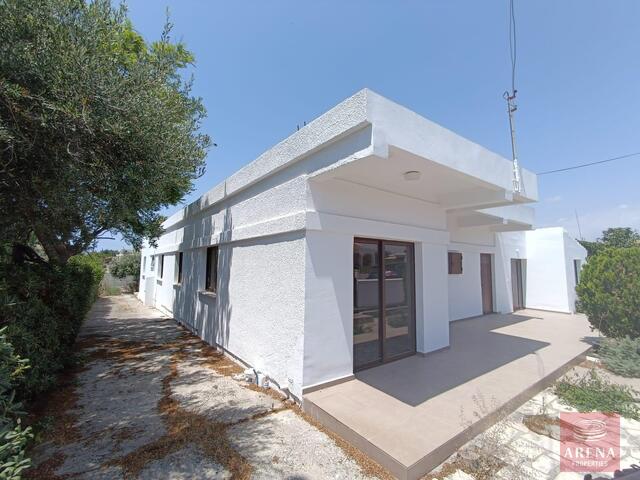 bungalow-2-houses-in-pervolia-8297.jpg