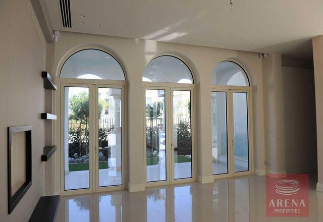 detachedHouse-9-5-BED-VILLA-IN-PERVOLIA-6869.jpeg