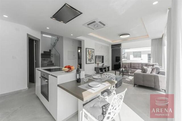 detachedHouse-6a3e7d5f45367.jpg