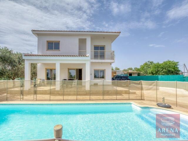 4 Bedrooms Villa in Protaras – photo 1
