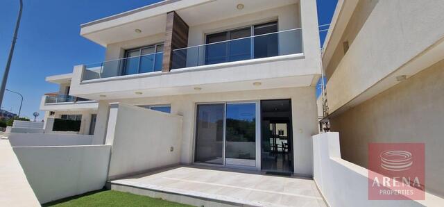 detachedHouse-69fb7754e027f-1.jpg