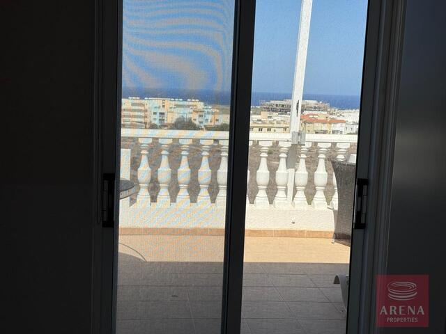 Apartment with Huge Veranda & Sea Views – photo 7