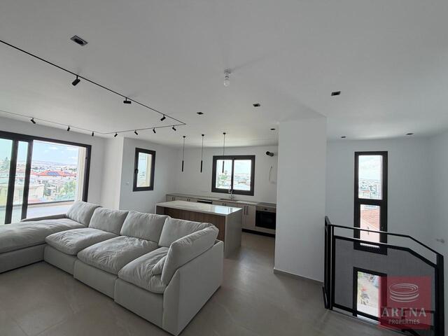 penthouse-6a13f280f2695-5.jpg