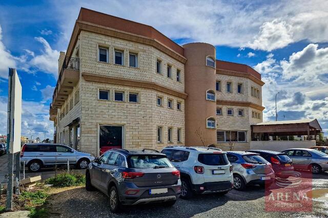 realEstateForBusiness-4-BUILDING-INDERYNIA-7888.jpg