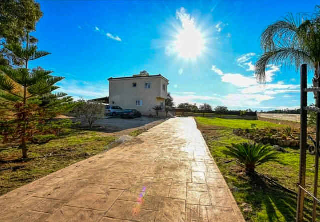 detachedHouse-4-3-BED-VILLA-PARALIMNI-9329.jpg