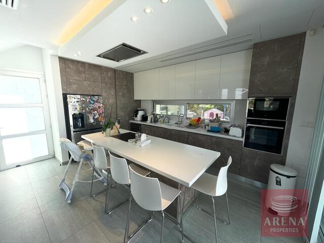 detachedHouse-24-Villa-for-sale-in-Dekelia-6383.jpeg
