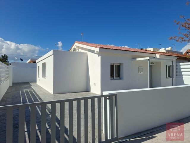 3 Bedroom Bungalow for sale in Agios Nicolaos - Fully Renovated – photo 3