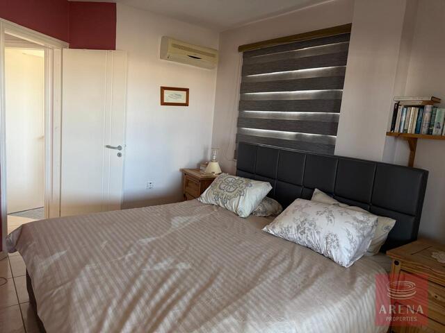Apartment with Huge Veranda & Sea Views – photo 11