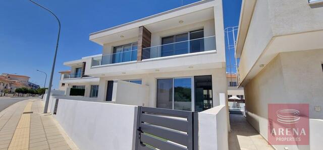detachedHouse-69fb7754da424-1.jpg