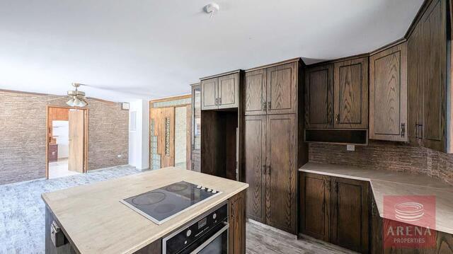 detachedHouse-6a3d67c8b3159-1.jpg
