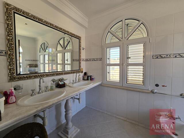 detachedHouse-16-4-BED-VILLA-CAPE-GRECO-8275.jpg