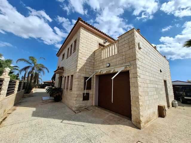 detachedHouse-1-VILLA-AYIA-THEKLA-10250-13.jpg