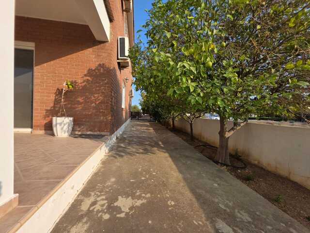 4 Bed Villa in Kiti – photo 8