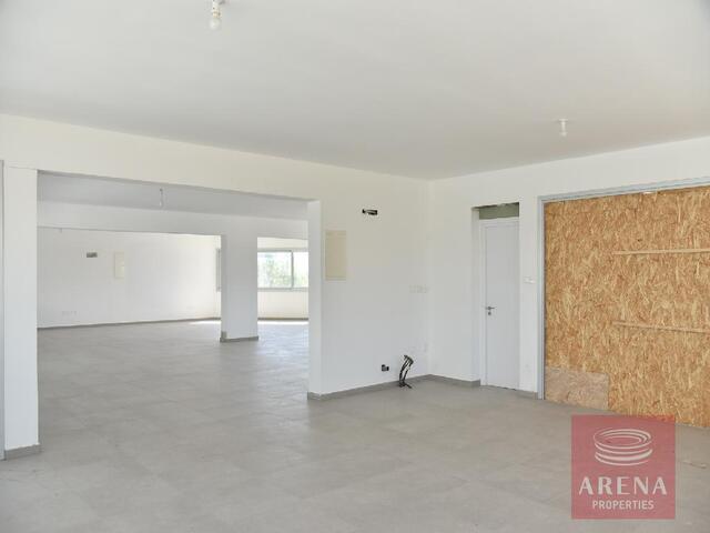 realEstateForBusiness-69a86c448f4d2.jpg