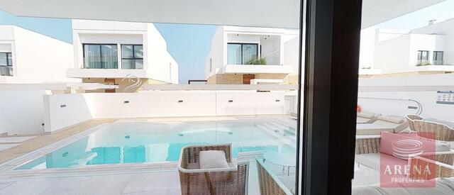detachedHouse-5-4-BED-VILLA-IN-CAPE-GRECO-7255-1.jpg