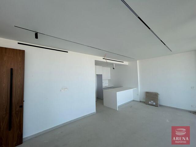 apartment-8-apts-in-makenzy-8255.jpg