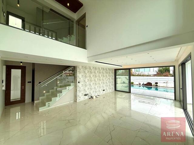 detachedHouse-6a6ca4c09479a-1.jpg
