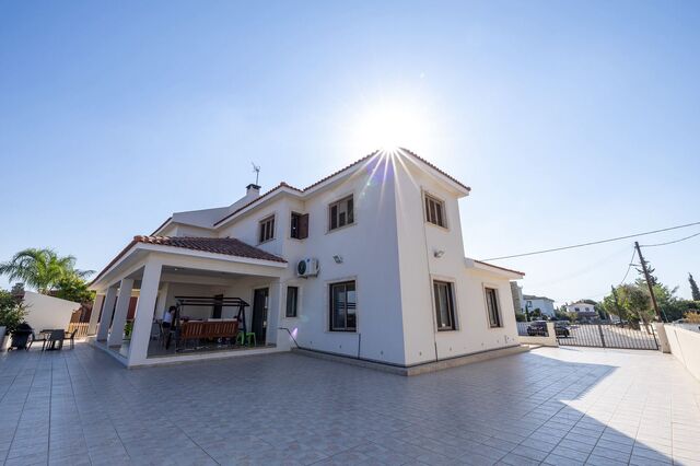 detachedHouse-7-5-bed-villa-kiti-10152.jpeg