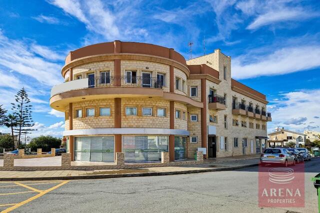 realEstateForBusiness-1-BUILDING-INDERYNIA-7888.jpg