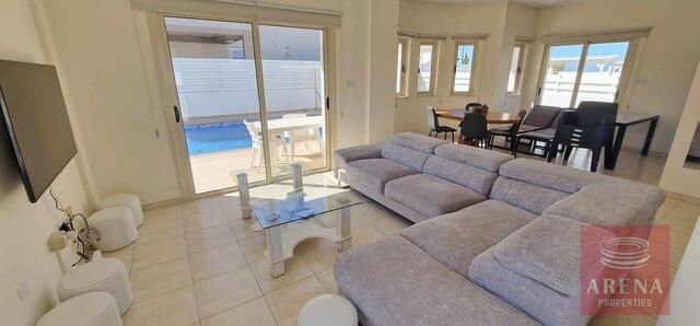 detachedHouse-69f352afca4b5.jpg