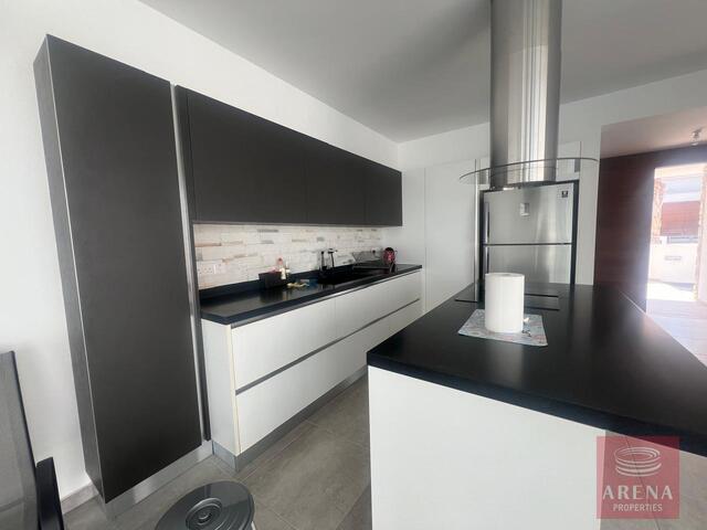 detachedHouse-8-VILLA-IN-DEKELIA-8336.jpg