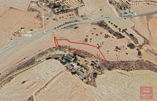 Land in Tersefanou – photo 1
