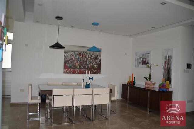 detachedHouse-25-VILLA-CYPRUS-4491.jpg