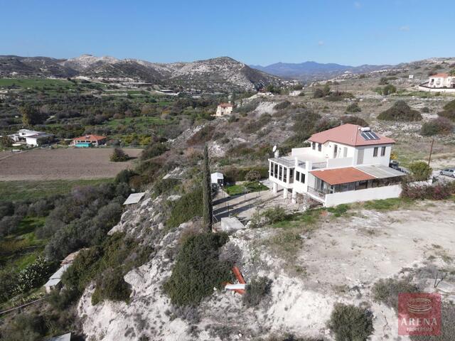 detachedHouse-5-7-BED-VILLA-KALAVASSOS-9083.jpeg